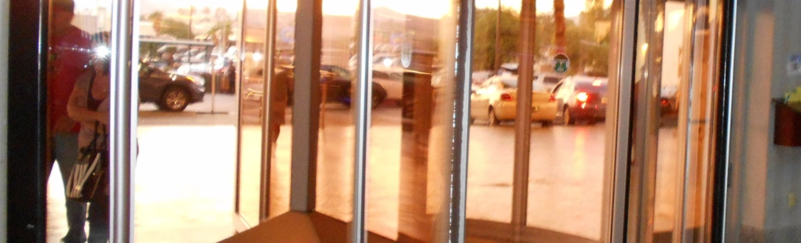 Storefront Glass Repair Cost in Lauderdale Lakes, FL